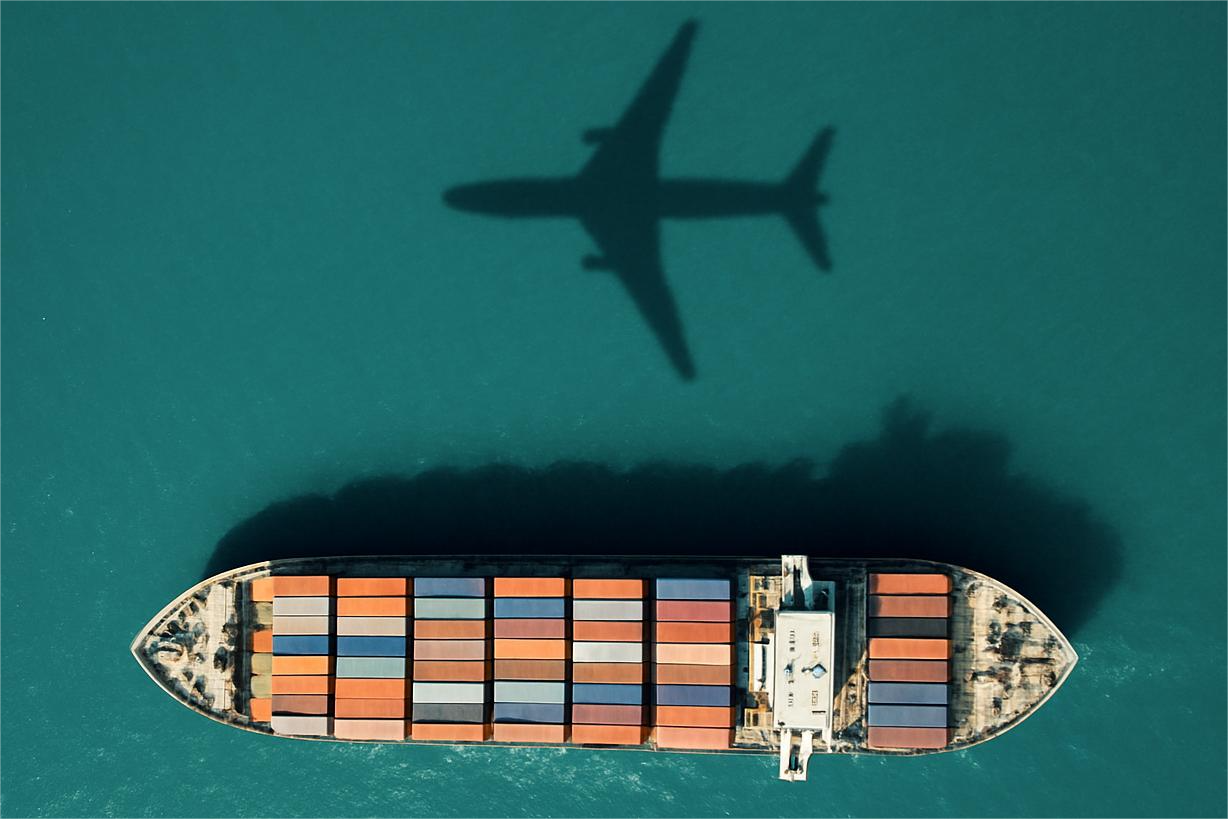 Sea and air logistics for machinery delivery and export shipping
